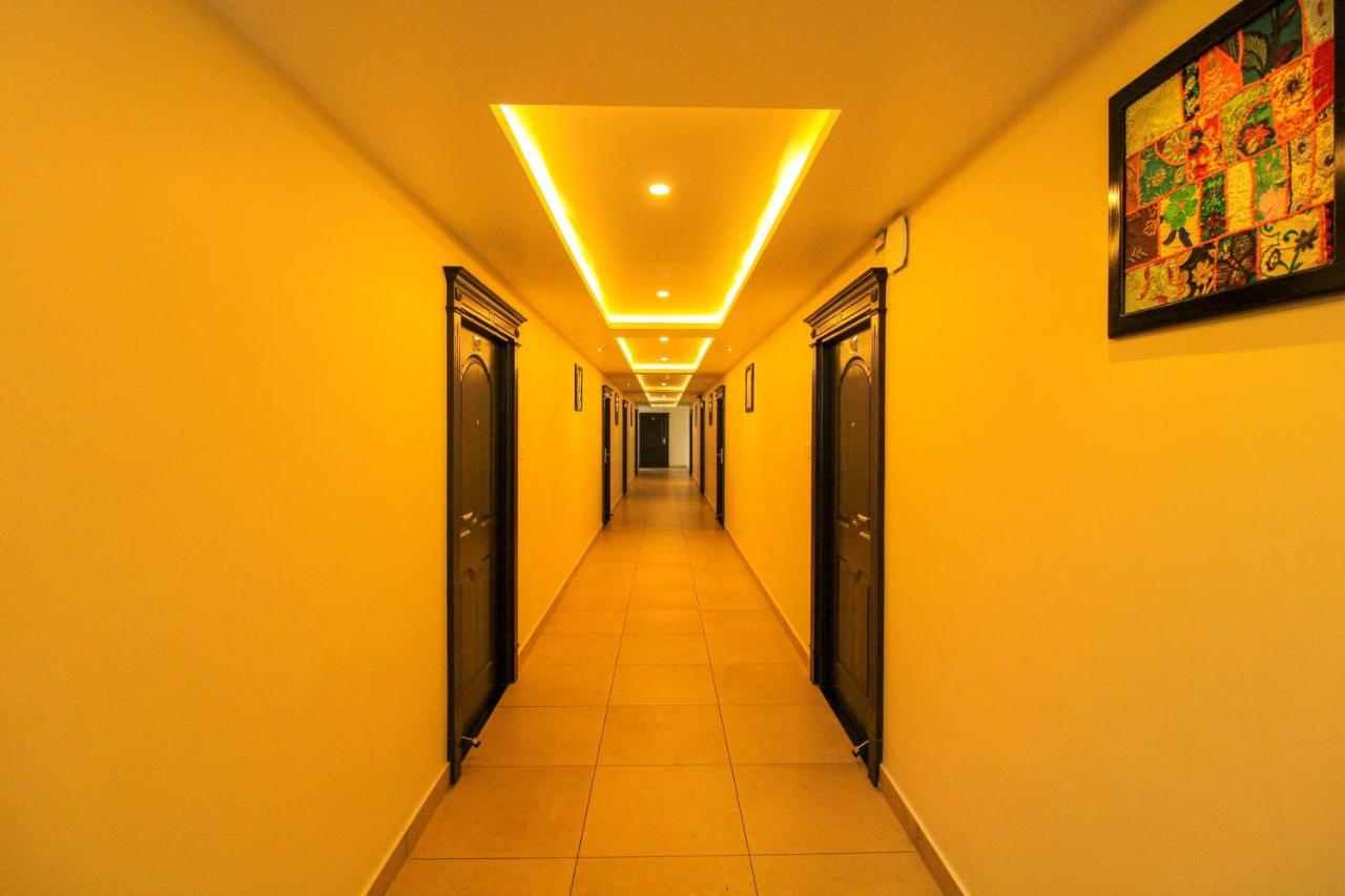 White Pearl Residency Hotel Puduccseri Kültér fotó