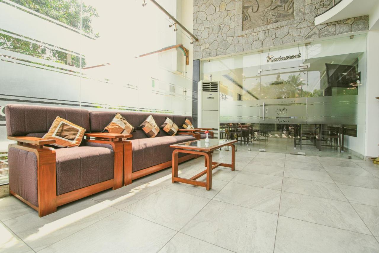 White Pearl Residency Hotel Puduccseri Kültér fotó