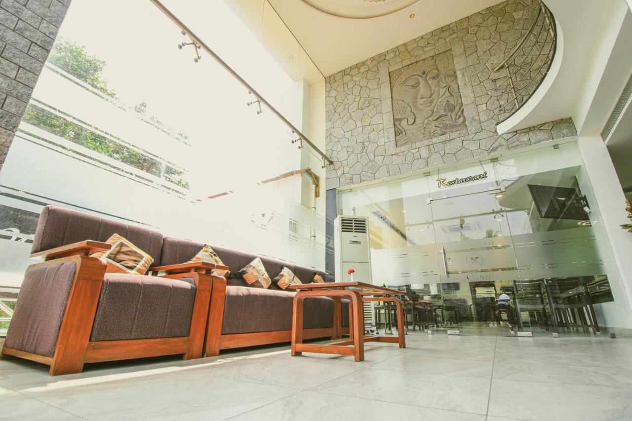 White Pearl Residency Hotel Puduccseri Kültér fotó