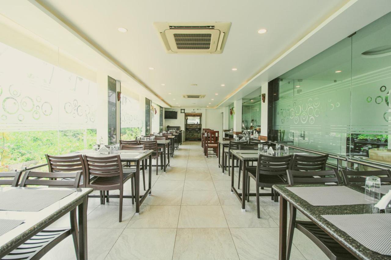 White Pearl Residency Hotel Puduccseri Kültér fotó