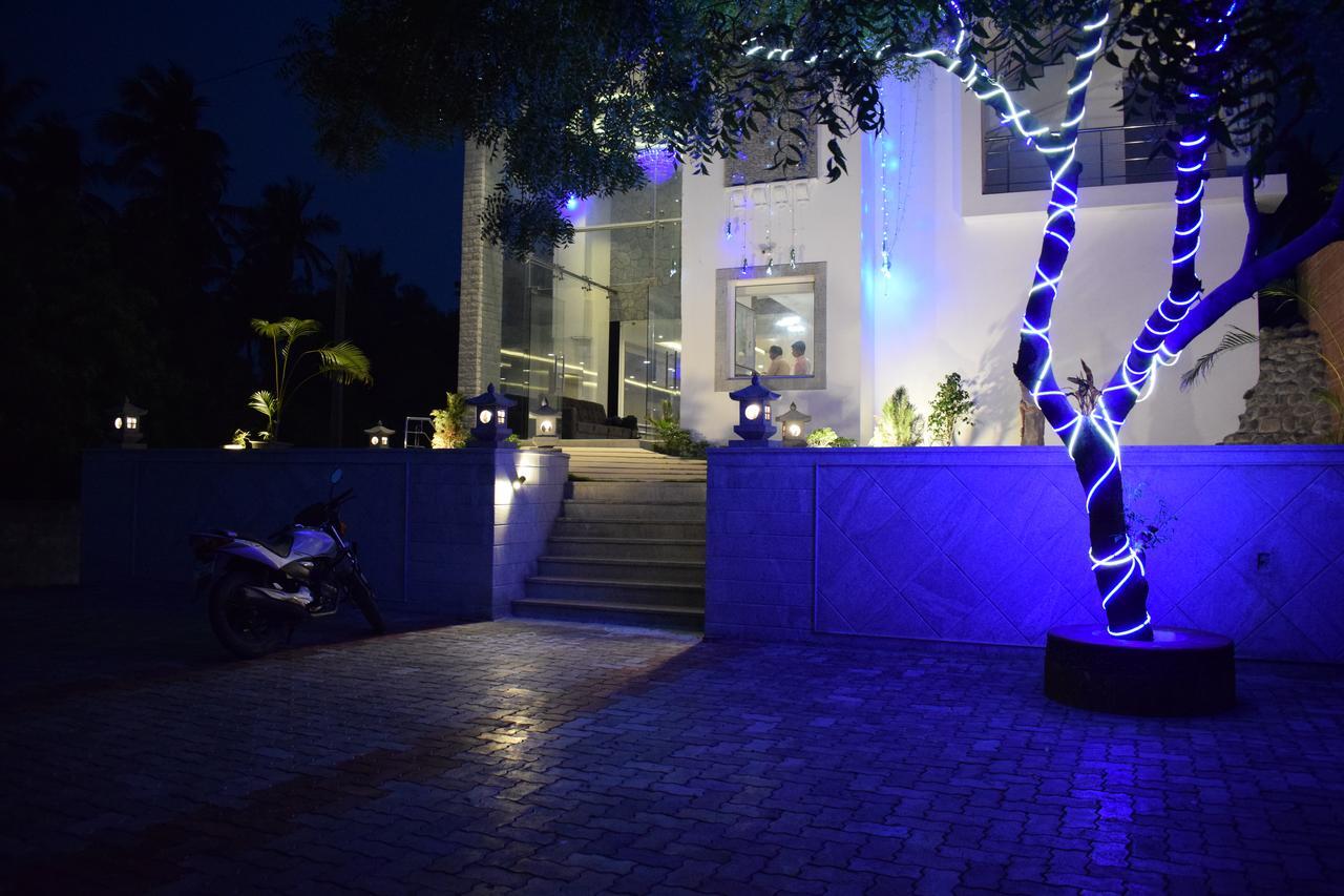 White Pearl Residency Hotel Puduccseri Kültér fotó
