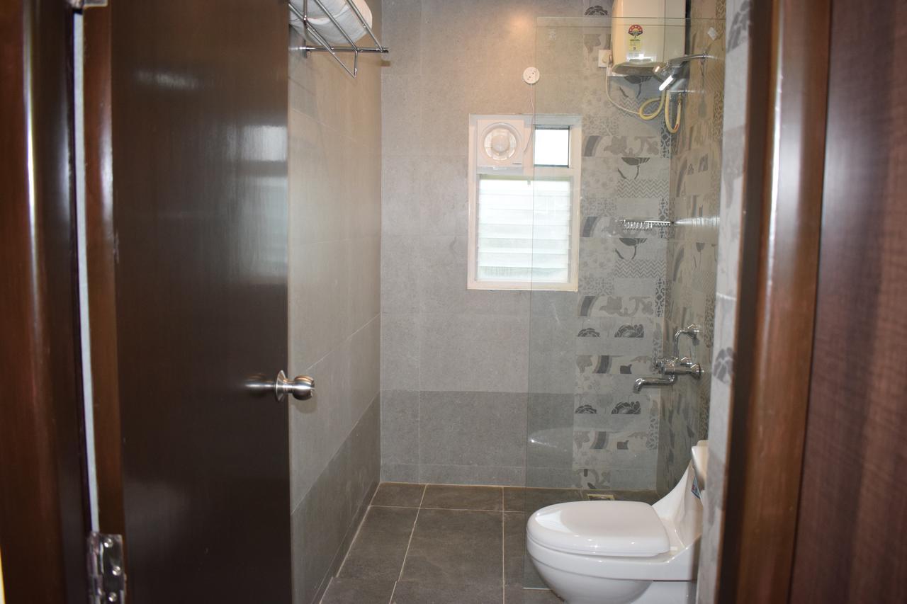 White Pearl Residency Hotel Puduccseri Kültér fotó